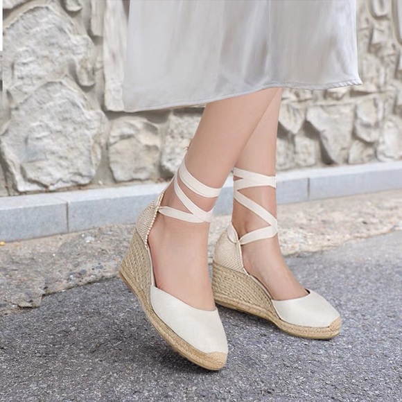 Shoes - Picture 5 of 7